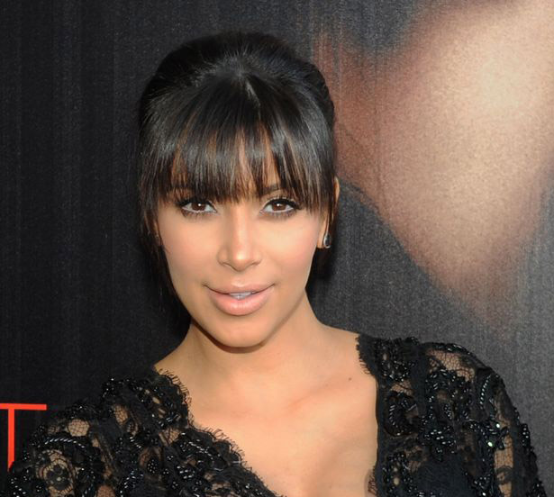 Ким Кардашьяны жирэмсний хувцаслалт олны анхаарлыг татлаа